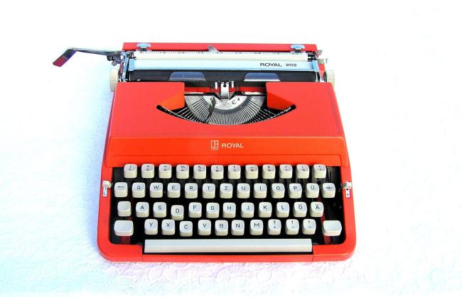 red typewriter 01